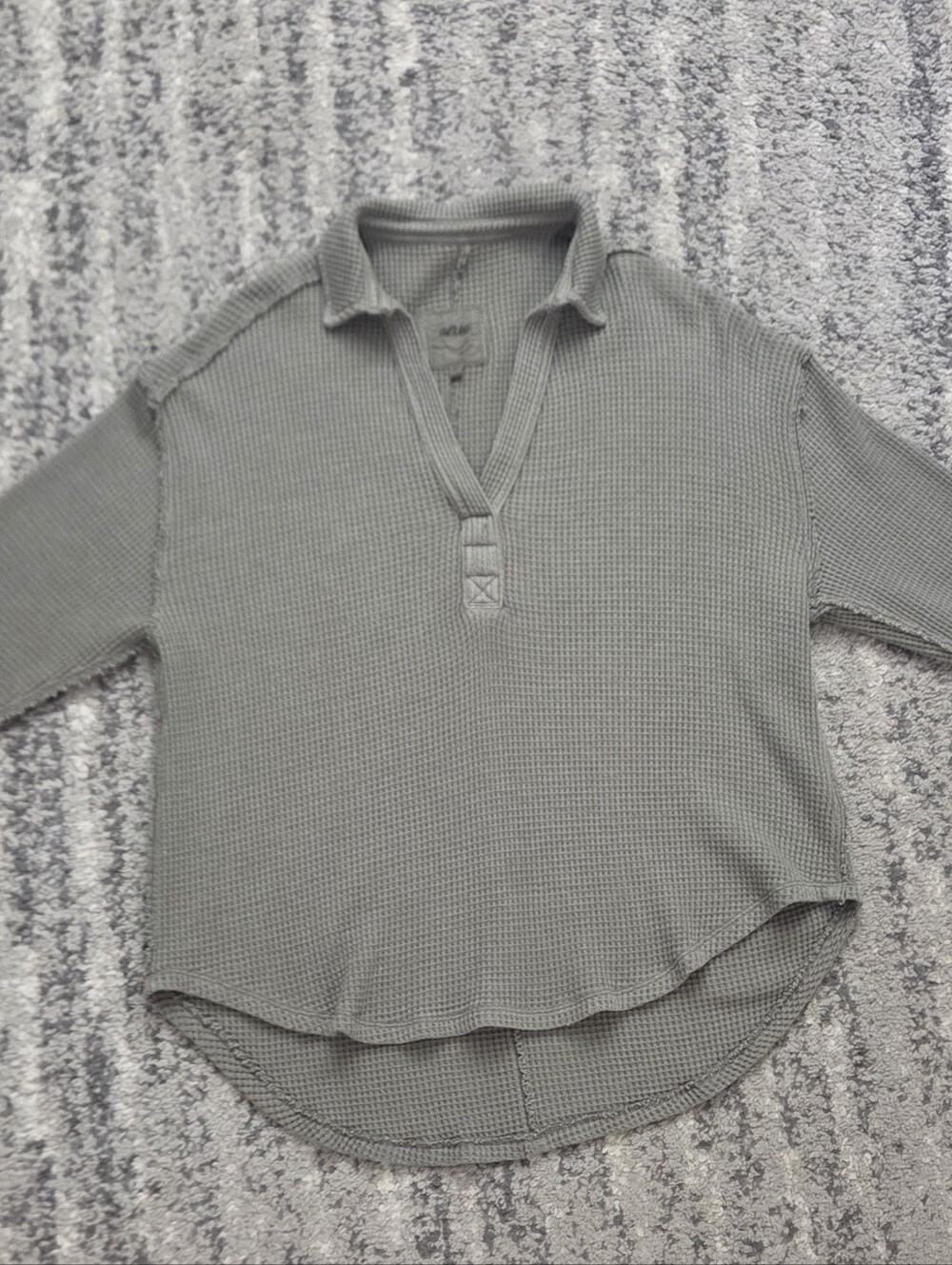 Aerie Size Small Oversized Moss Green V Neck Waffle-Knit Henley Polo Loose Fit - Picture 11 of 14